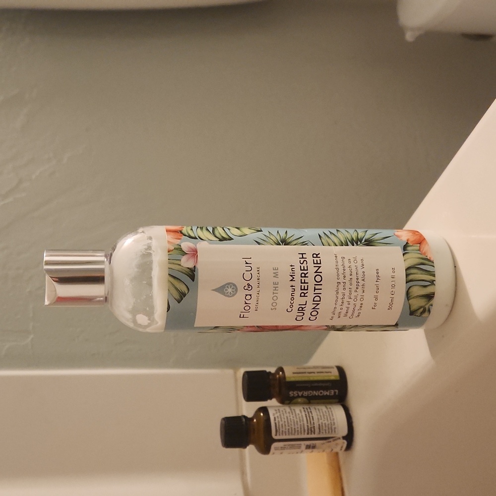 Flora & Curl conditioner